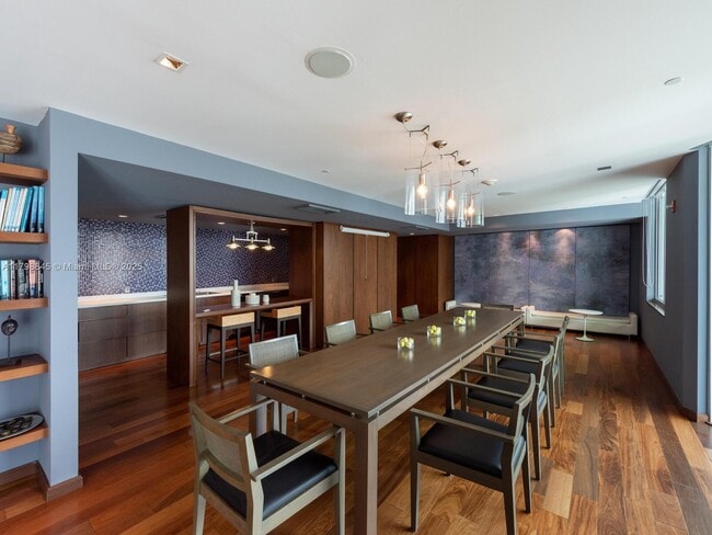 Building Photo - 325 S Biscayne Blvd