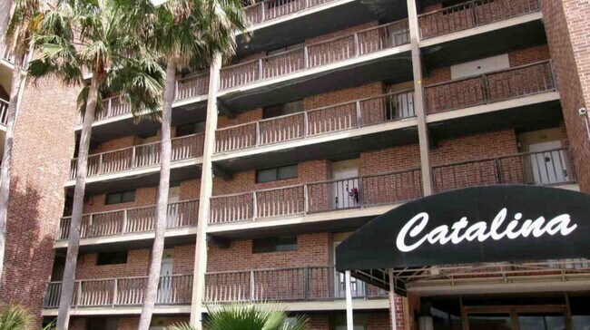 Building Photo - 4334 Ocean Dr