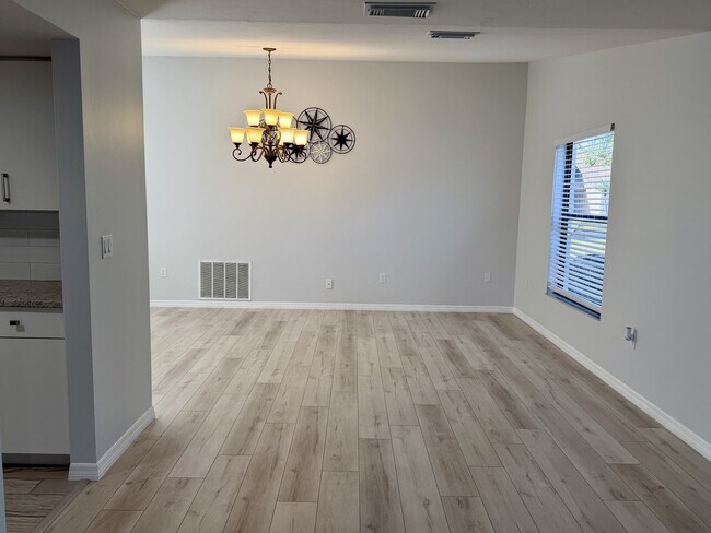 Building Photo - 8434 Cypress Lake Cir