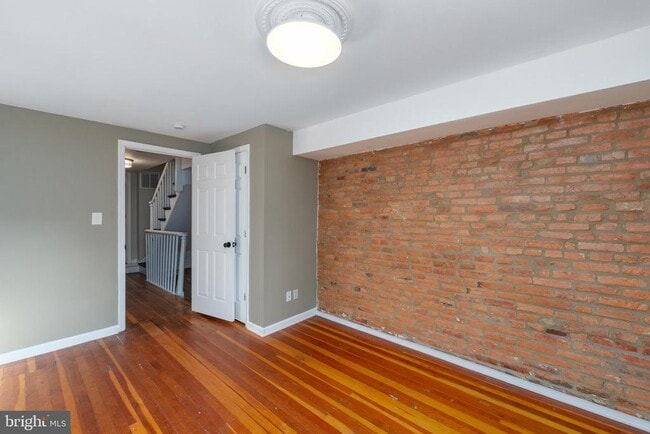 Building Photo - 306 S Washington St