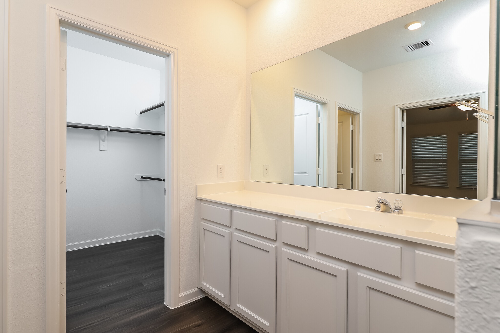 Building Photo - 5434 Tourmaline Wy