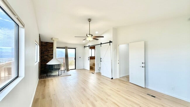 Building Photo - Beautiful Scenic Country Property with Vie...