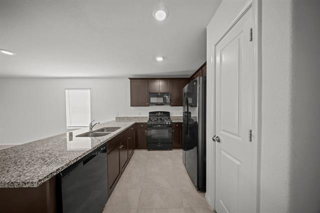 Building Photo - 2402 Mobile St