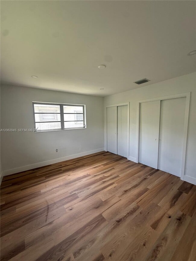 Building Photo - 1532 Trillo Ave
