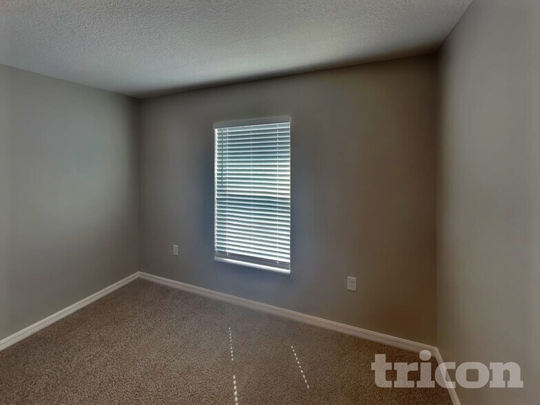 Building Photo - 2871 Chalmer St