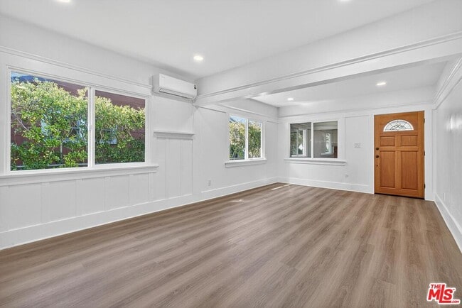 Building Photo - 546 San Juan Ave