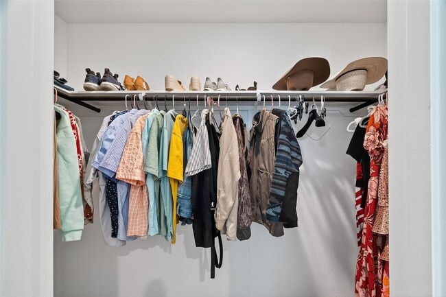 Building Photo - 4206 Barrington Cv Ln