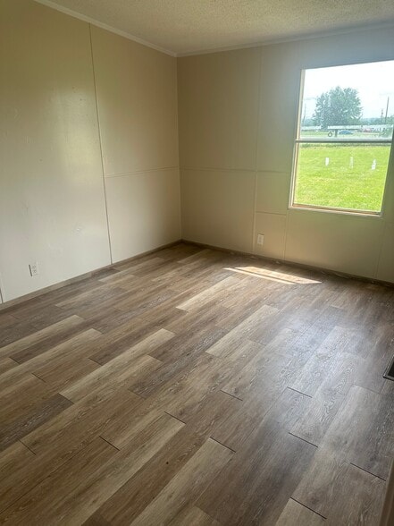 Building Photo - 311 Crescent Meadows Ln