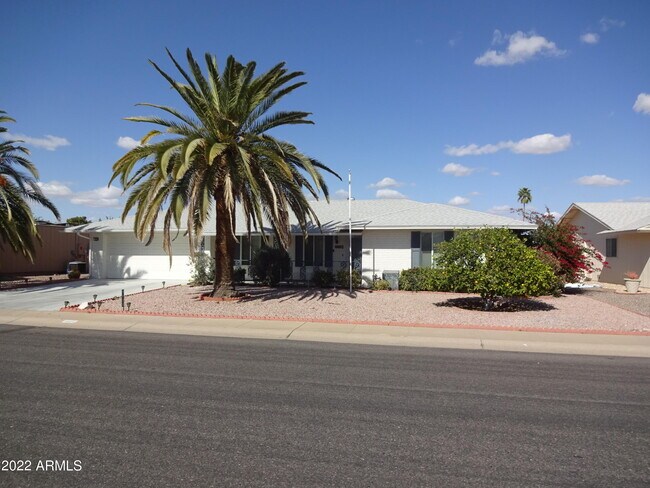 Building Photo - 9930 W Oak Ridge Dr