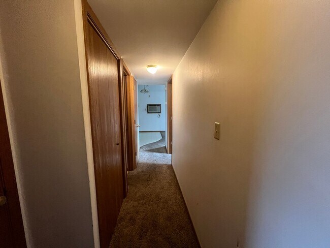 Building Photo - 2306 Radtke Ave
