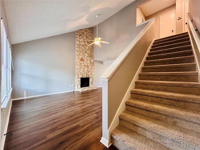 Building Photo - 7613 Navarro Pl