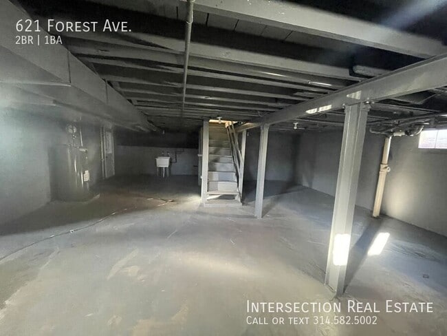 Building Photo - 621 Forest Ave