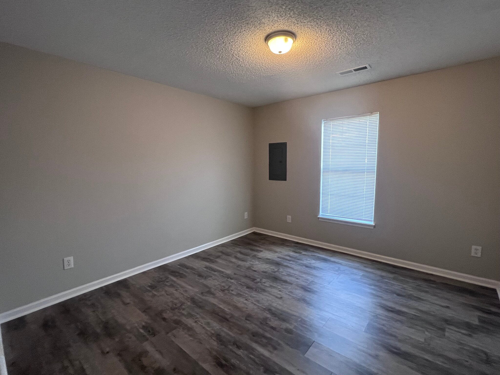 Building Photo - 3220 Chris St