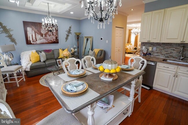 Building Photo - 5636 Gwynndale Ave