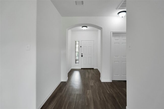 Building Photo - 9214 St Laurent Ln