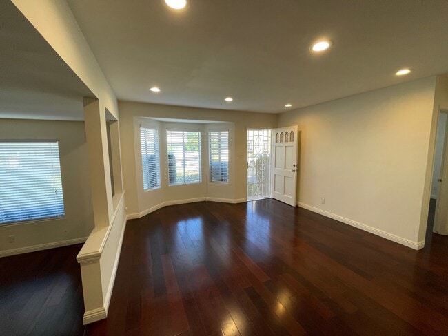 Building Photo - 1607 Phelan Ln