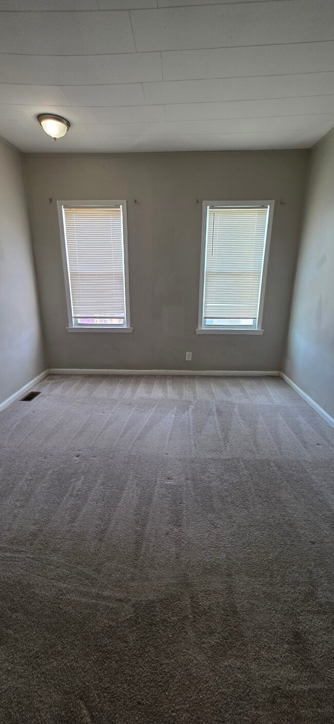 Building Photo - 701 N Curley St