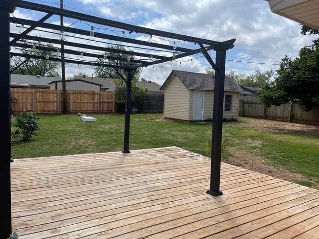 Building Photo - 3 bedroom PLUS floor plan! Newly Remodeled...