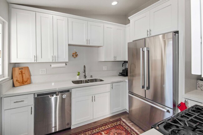 Building Photo - 2131 Ilex Ave