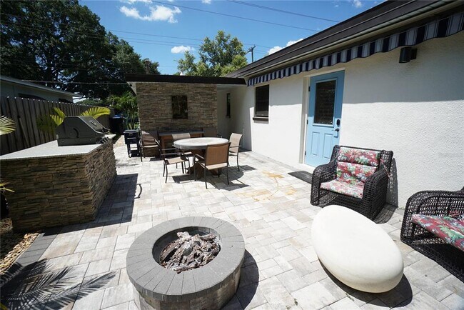 Building Photo - 3205 W Ballast Point Blvd