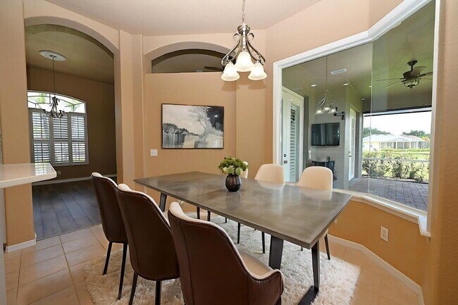 Building Photo - 2618 High Ridge Dr