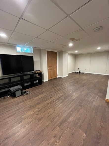 Building Photo - 122 N Kenosha Dr