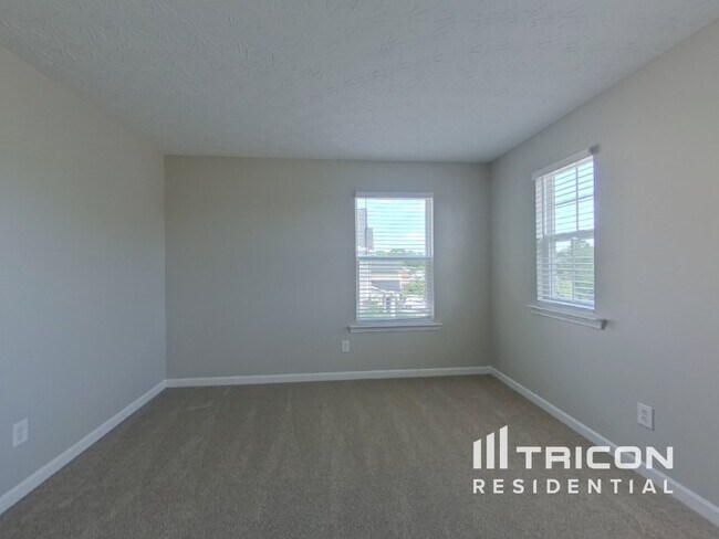 Building Photo - 6625 Waterton Ave SW