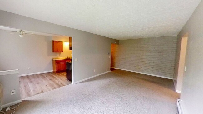 Building Photo - 17 Stenwick Dr