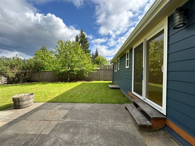 Building Photo - 3bd/1.5ba Shoreline Home