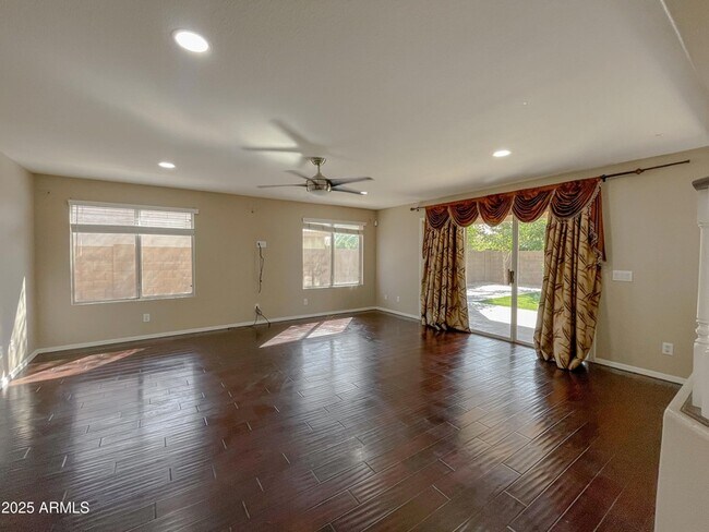 Building Photo - 1615 W Enfield Way