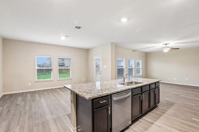Building Photo - 117 Cherry Tree Ln