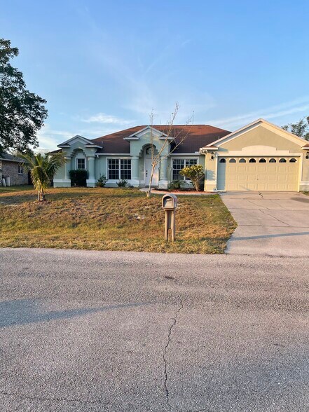 Building Photo - 1523 Elmhurst Cir SE