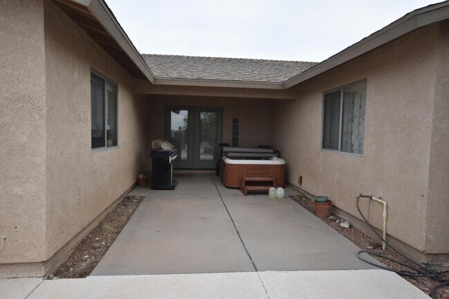 Building Photo - 7808 Chinle Dr