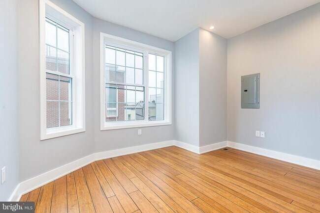 Building Photo - 2821 Livingston St