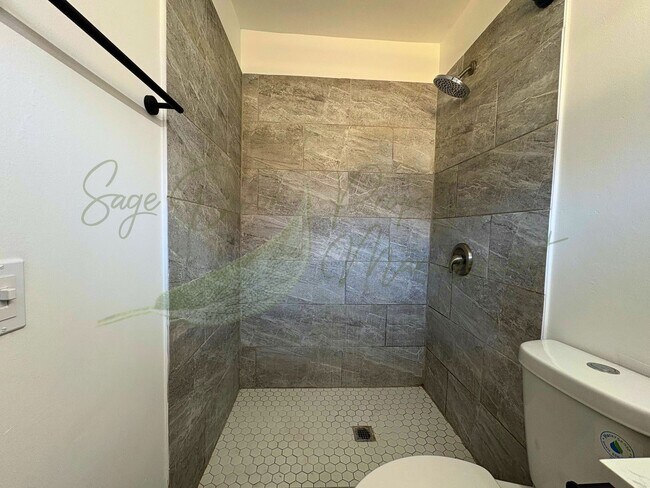 Building Photo - BEAUTIFUL HOME IN KANSAS CITY KANSAS