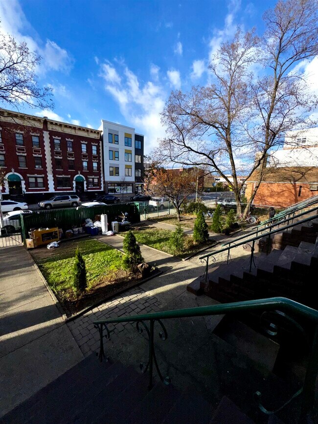 Building Photo - 722 Ocean Ave