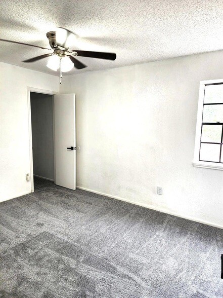 Building Photo - 1207 Crupp Ct