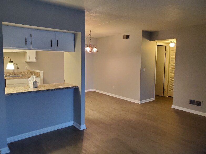 Building Photo - 1263 Lost Nation Rd