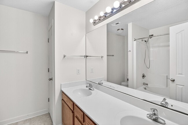 Building Photo - 2 Bed Townhome In Desirable Carolina Forest!