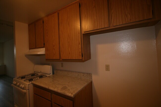 Building Photo - 3637 Clarington Ave