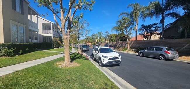 Building Photo - ADU- Studio- Upstairs- Newly Remodeled- Ready To Move In Now