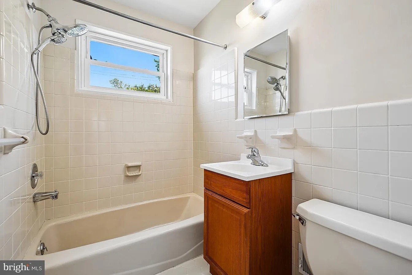 Building Photo - 1615 Parham Pl