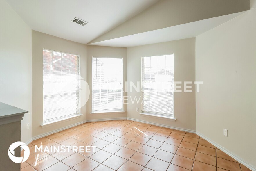 Building Photo - 6448 Regina Dr