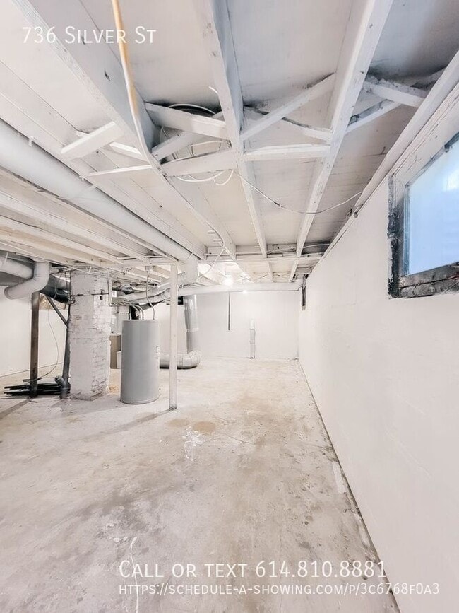 Building Photo - 736 Silver St