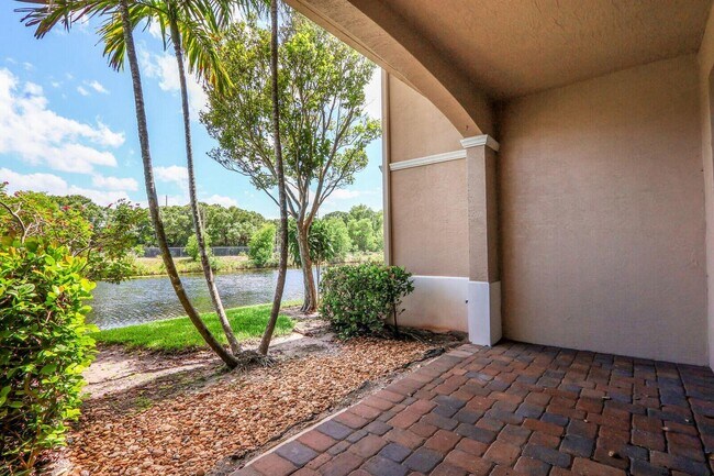 Building Photo - 4505 Artesa Way S