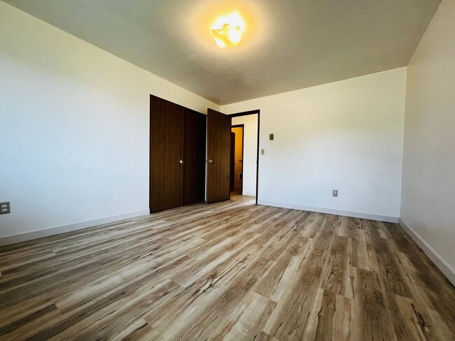 Building Photo - Non-Refundable & Security Deposit Total: $...