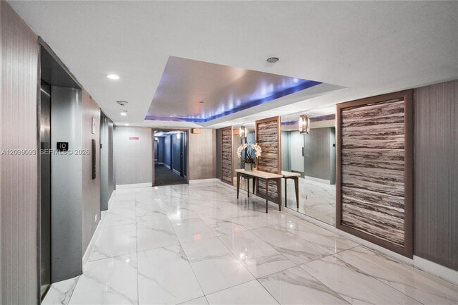 Building Photo - 5055 Collins Ave