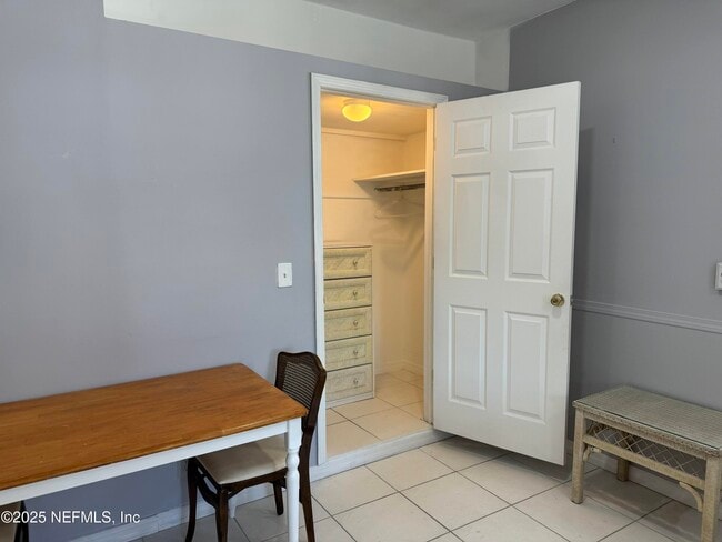 Building Photo - 7826 Bellemeade Blvd S