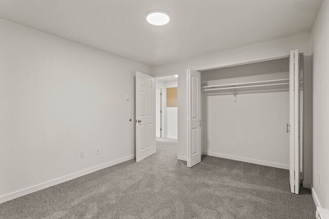 Building Photo - 4209 N Abbey Rd