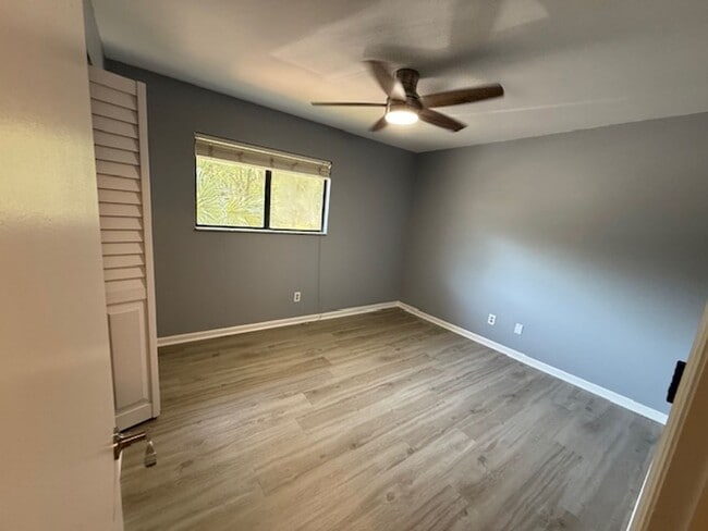 Building Photo - Upgraded - Woodlake Villa 148